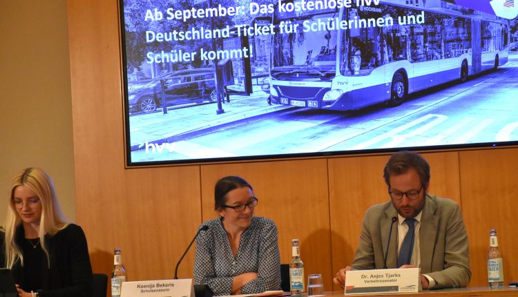 „Hamburg’da tüm öğrencilere ücretsiz Almanya Bileti -Deutschlandticket“