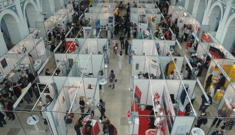 Gençler ve Şirketlerin İletişim Sorunu Mesleki Eğitimi Engelliyor