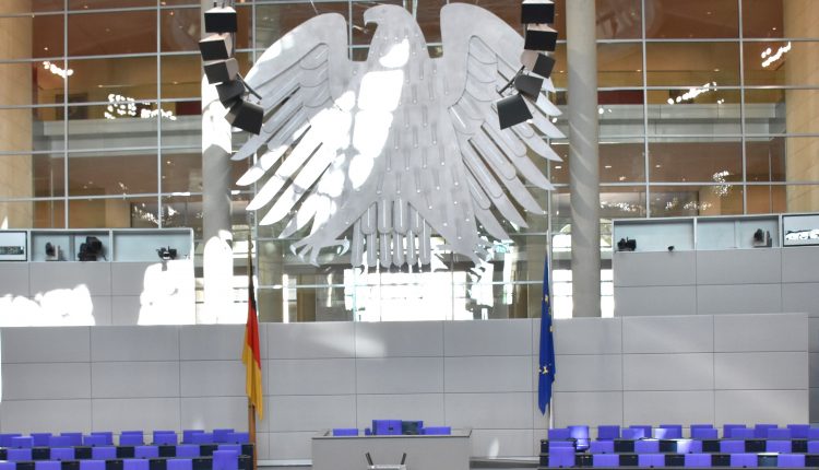 Saarland, Siyasi Gençlik Kuruluşlarına Yönelik Finansmanı Sonlandırıyor