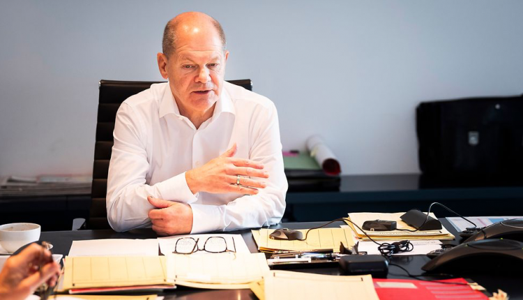 „Scholz ve Zelenskiy Barış İçin Yapıcı Diyalogda Anlaştı“