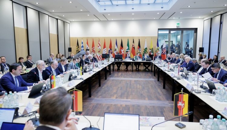 „Almanya’da Eyalet Başbakanları, Önemli Politik Konuları Ele Aldı“