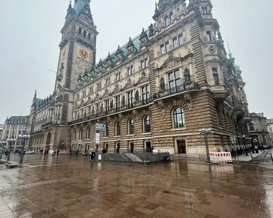 „Hamburg’da Demokrasiyi Yaşatacak Gençler Yetişiyor!“