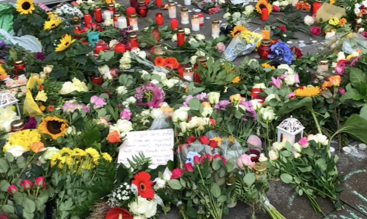 Münih’te Hayatını Kaybeden Anne ve Kızının Ailesi: „Ölümler Siyasi Amaçlarla Kullanılmasın“