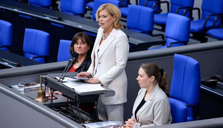 Almanya’nın Yeni Meclis Başkanı Julia Klöckner