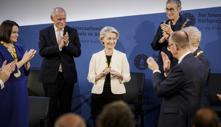 Ursula von der Leyen erhält den Internationalen Karlspreis 2024- Ursula von der Leyen’e Uluslararası Karlspreis Ödülü