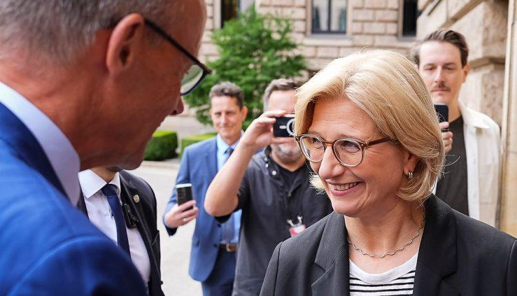 Merz „Gemeinsame Kraft bringt Deutschland voran“/“Birleşik Güç Çabası Ülkemizi İleri Taşıyacak”