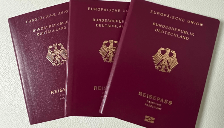„Deutschland schafft Turbo-Einbürgerung ab“/ Almanya’da ‘Turbo Vatandaşlık’ Sona Eriyor