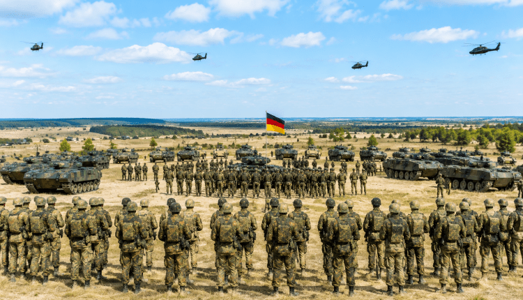Bundeswehr soll bis 2035 auf 460.000 Soldatinnen und Soldaten wachsen/Almanya 460 Bin Asker Hedefliyor