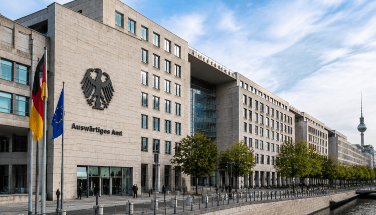 Wadephul und Güler auf globaler diplomatischer Reise/Wadephul ve Güler küresel diplomasi turunda