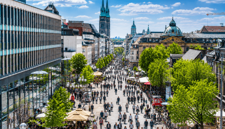 Deutschlands Bevölkerung erstmals wieder im Minus/ Almanya’nın nüfusu geriledi