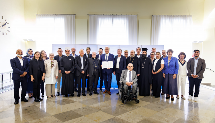 Interreligiöser Dialog stärkt den Zusammenhalt/Dinler Arası Diyalog Toplumsal Birliği Güçlendiriyor