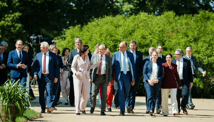 Bundesregierung setzt auf Wachstum und Innovation/ Federal hükümet büyüme ve inovasyona odaklanıyor